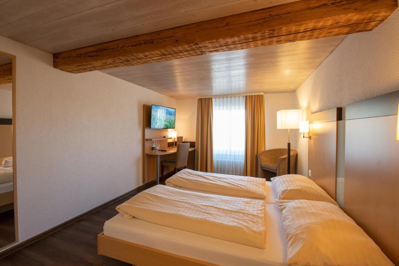 פראונפלד Hotel Zum Goldenen Kreuz מראה חיצוני תמונה